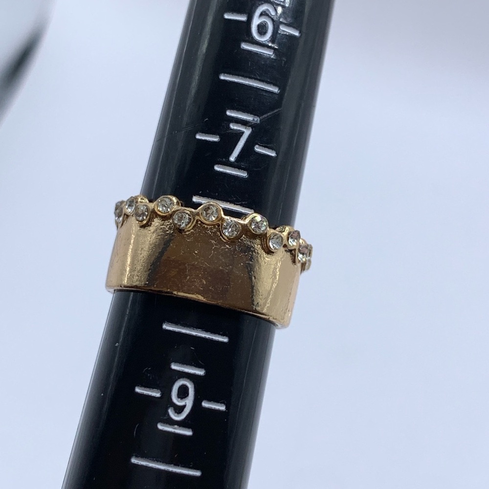 Elegant Gold Ring with Crystal Accents - Picture 2 of 5